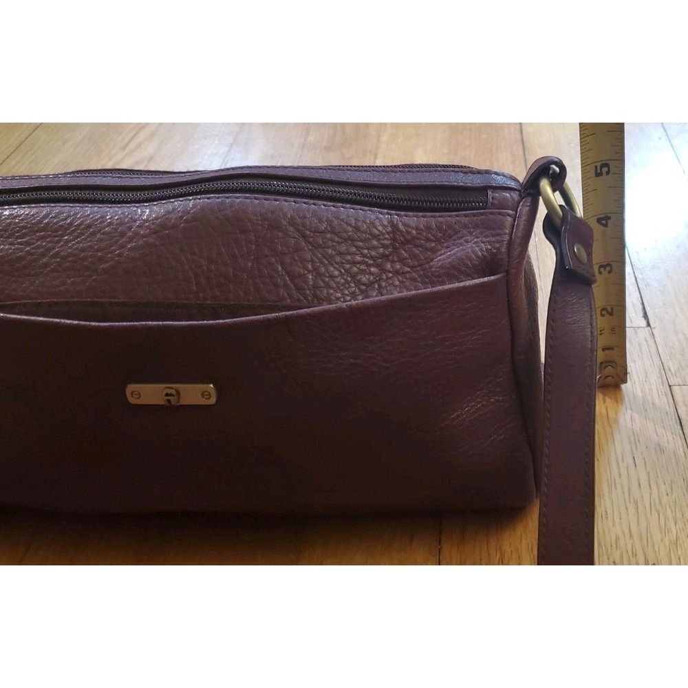 Etienne Aigner Vintage Classic Dark Burgundy Leather Shoulder Bag - Picture 4 of 13